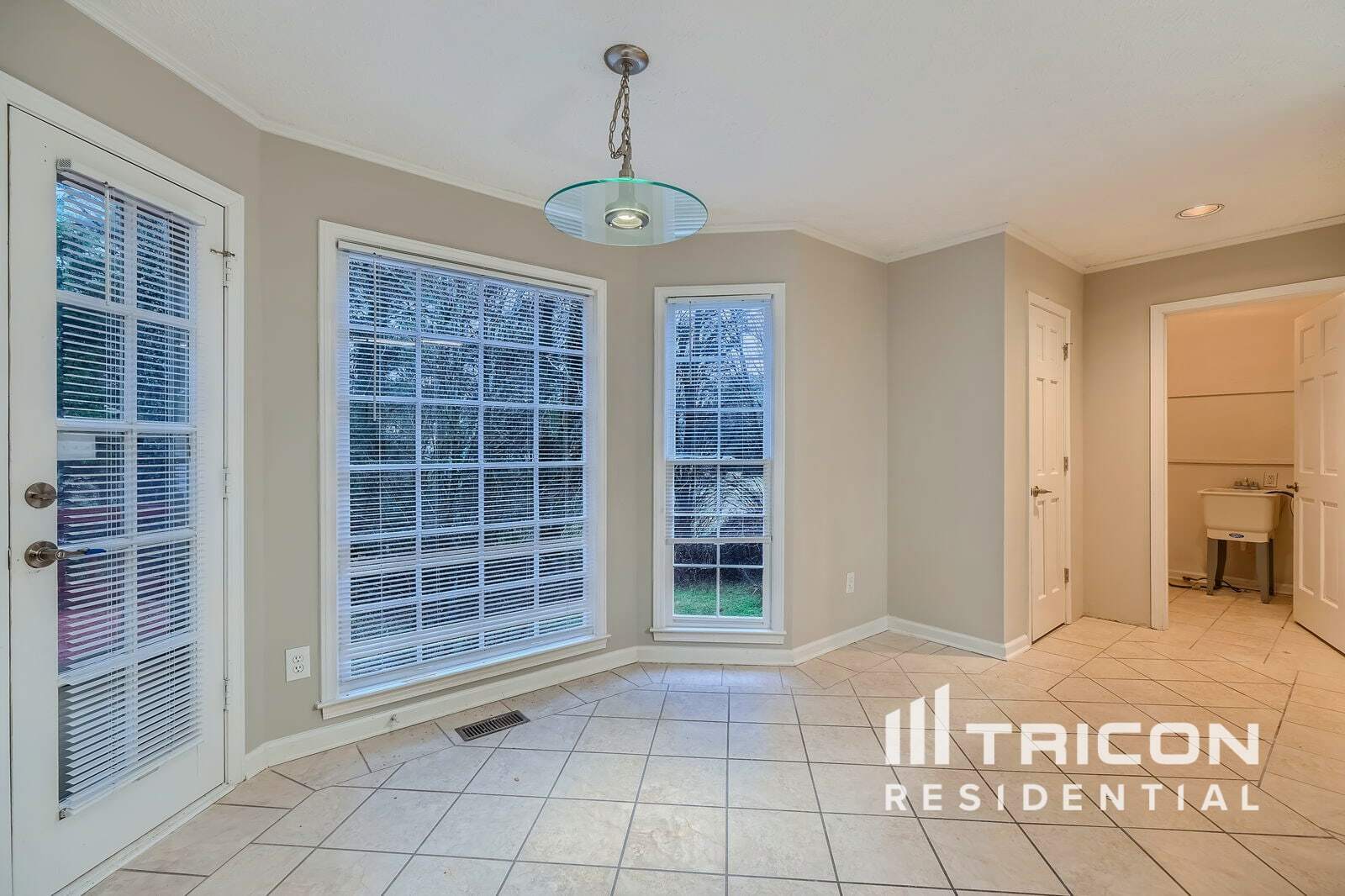 Building Photo - 100 Hillcrest Point