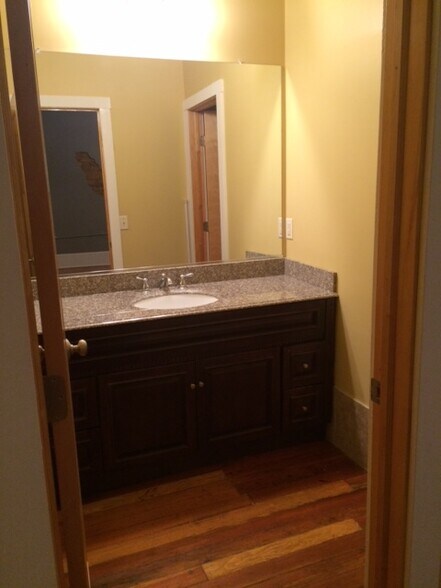 Building Photo - 309 N Main St