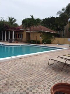 Building Photo - 950 Egret Cir