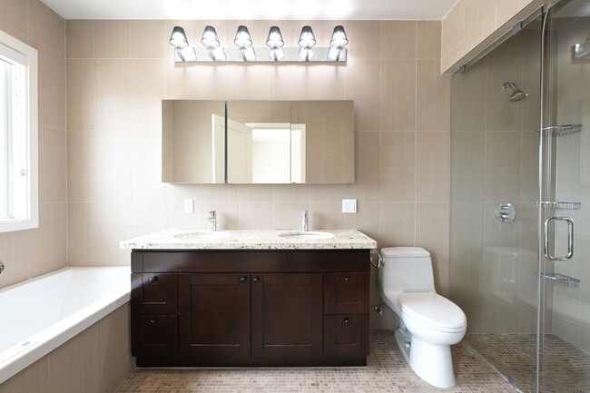 Building Photo - Panoramic SF Views, Elevated Cul-de-Sac Home in Eureka Valley
