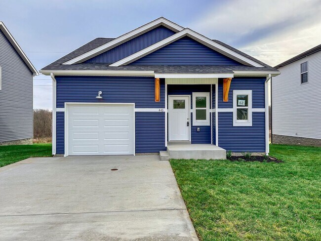 Building Photo - Modern Comfort Meets Everyday Convenience in Clarksville