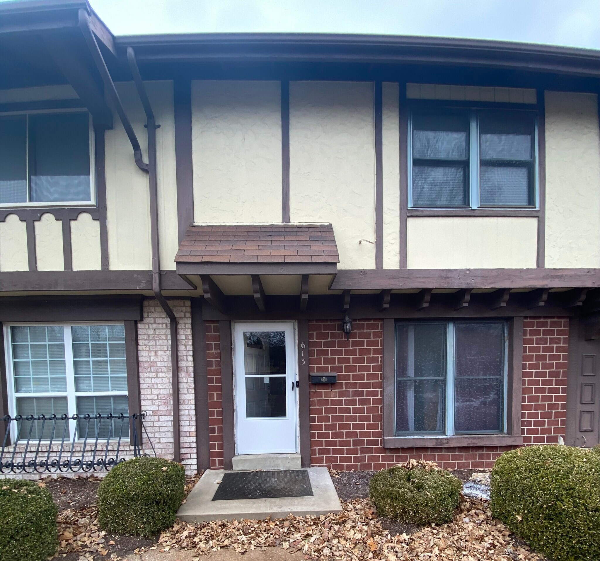 Building Photo - 613 Rosetta Dr