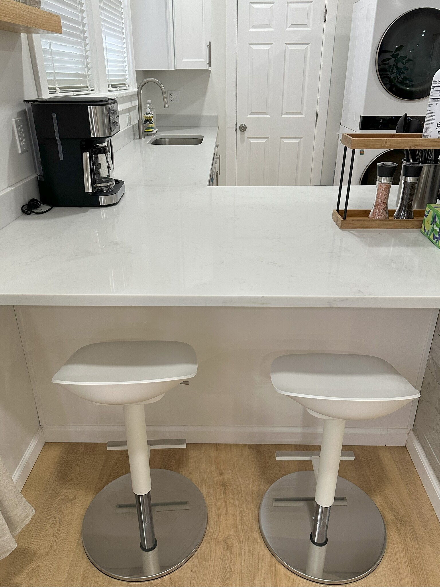 Building Photo - 5640 Beacon St