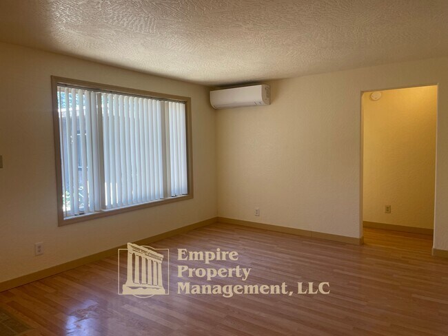 Building Photo - 4355 River Rd