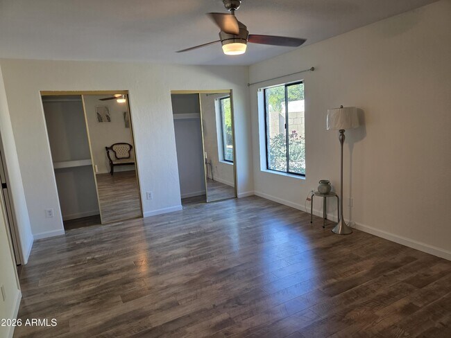 Building Photo - 6614 E Juniper Ave