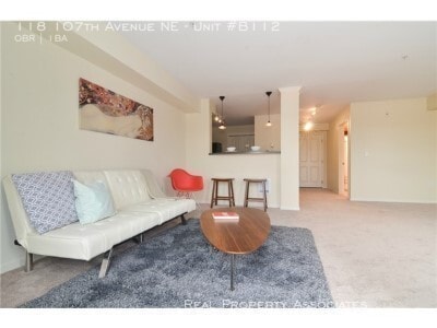 Building Photo - Downtown Bellevue Studio Condo BelleArts