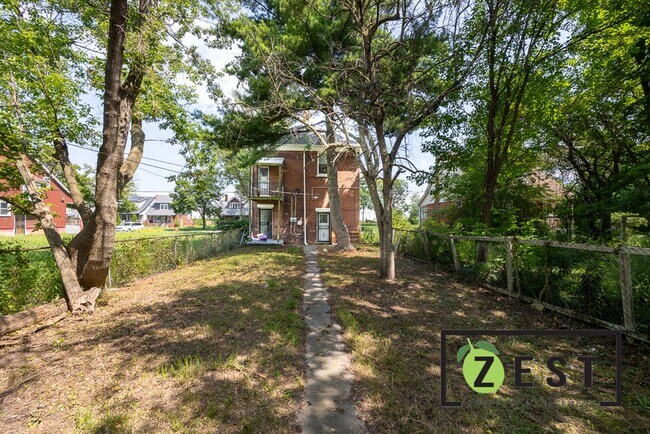 Building Photo - 4055 Beniteau St