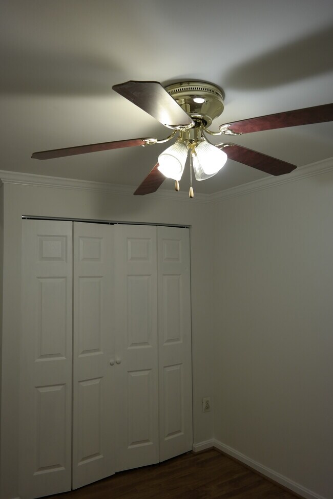 Building Photo - 5802 Bunker Woods Ln