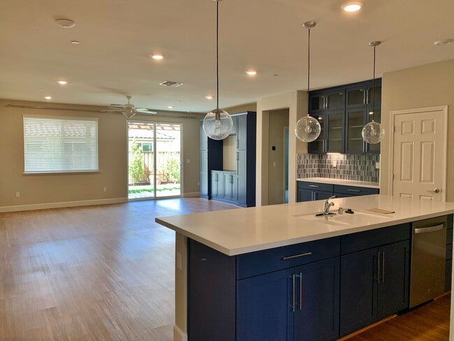 Building Photo - Single Story Craftsmen in Hollister