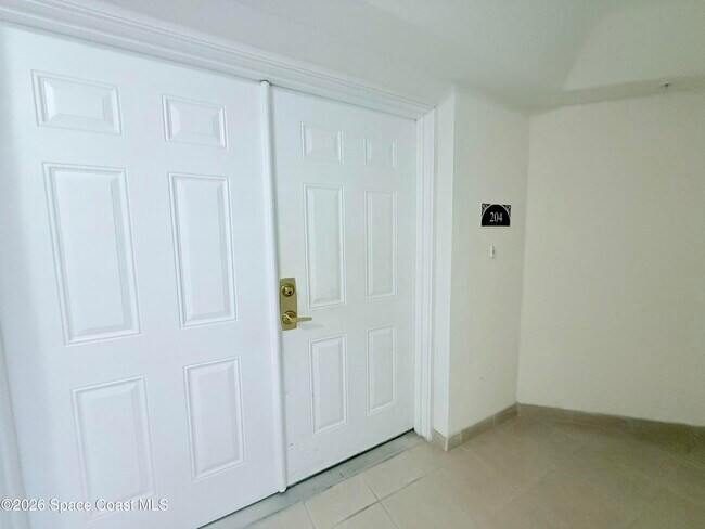 Building Photo - 8903 Laguna Ln