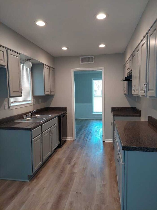 Building Photo - 5001 Whitworth Rd