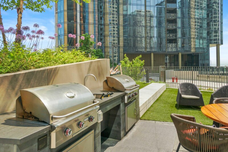 Building Photo - 461 E Waterside Dr