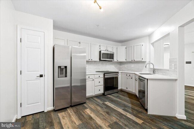 Building Photo - 5227 Regal Ct