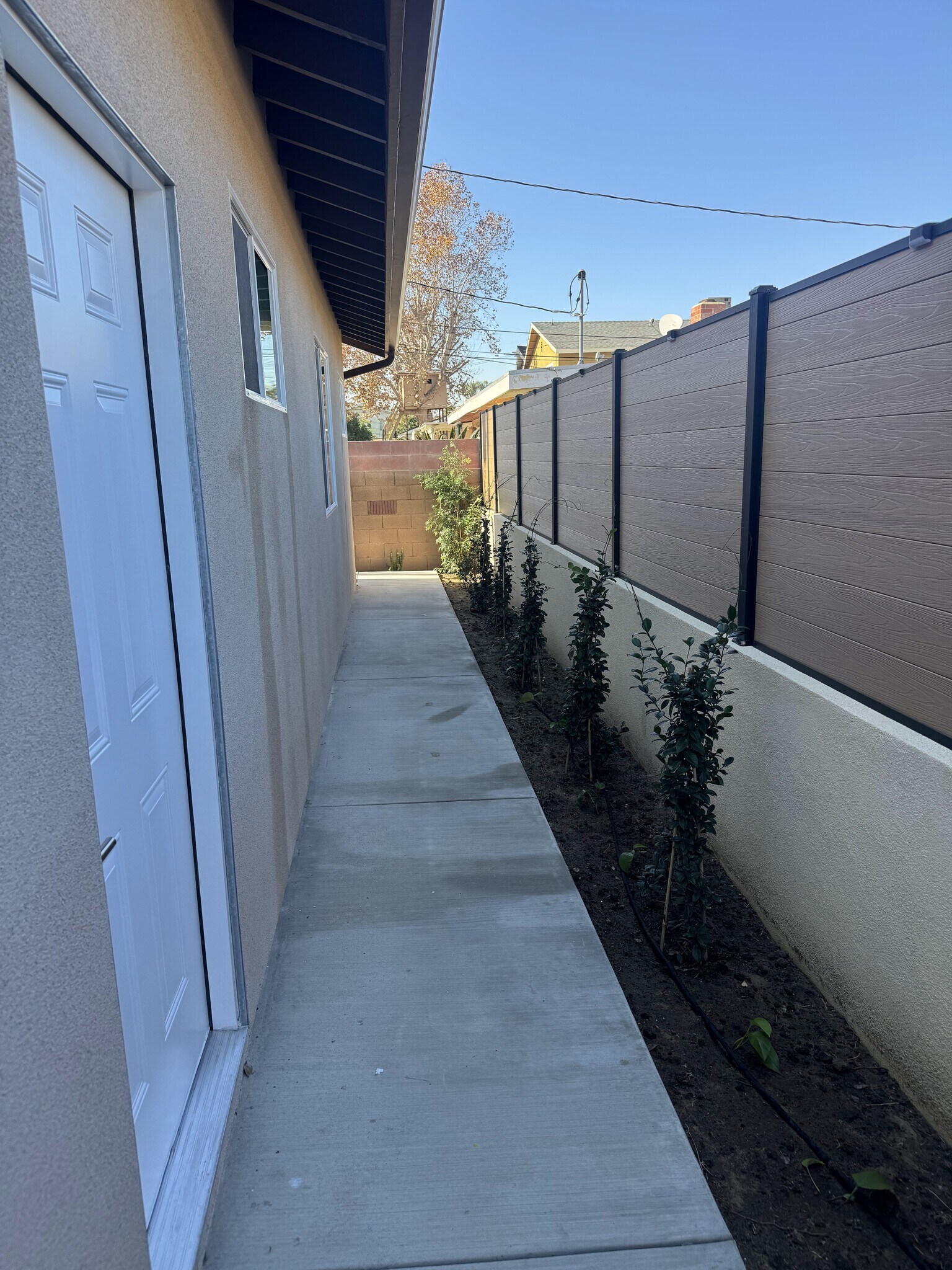 Building Photo - 15920 Eccles St