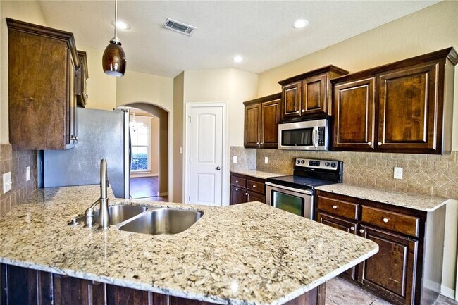 Building Photo - 3761 W Providence Dr
