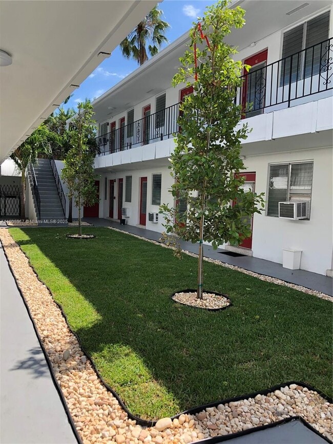 Building Photo - 380 SW 4th St