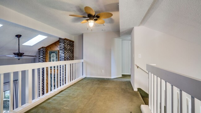 Building Photo - 4 BR / 2.5 BA – RARE FIND IN ROCKY BAYOU