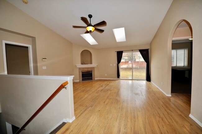 Building Photo - CDA Place Neighborhood- 4 bed with basement, cul de sac