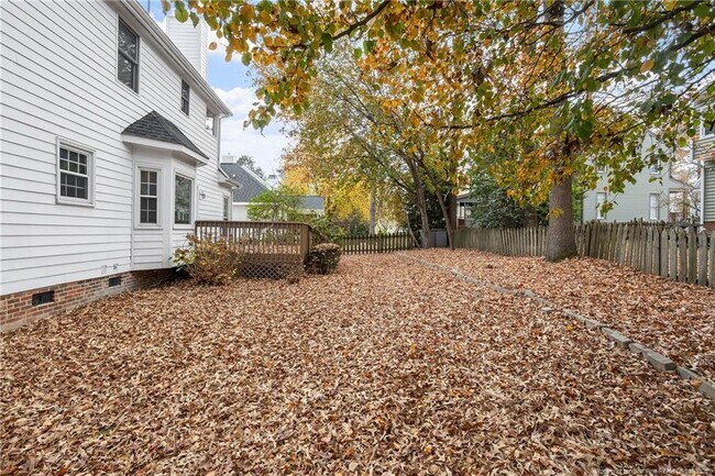 Building Photo - 2021 Shadow Creek Dr