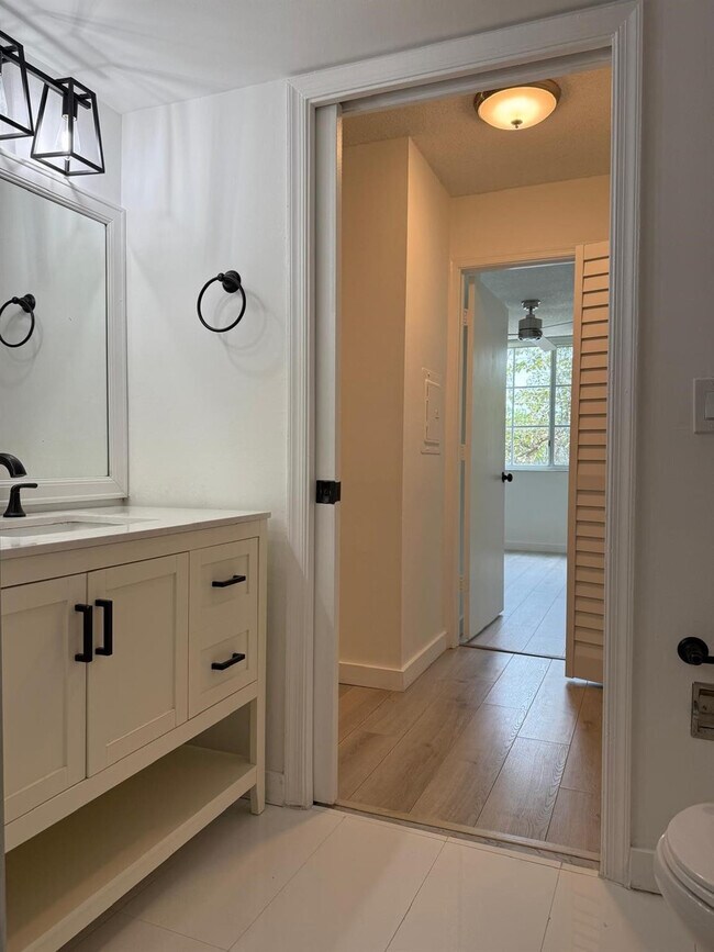 Building Photo - 4828 State Rd