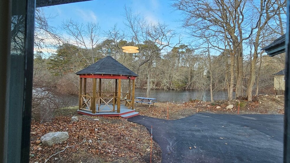 Building Photo - 825 Scenic Hwy