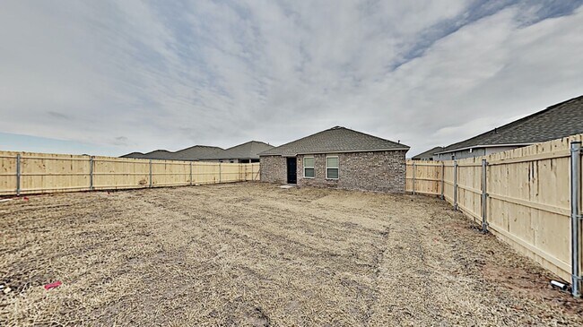 Building Photo - Very Nice 3 Bedroom 2 Bath Home in Yukon S...