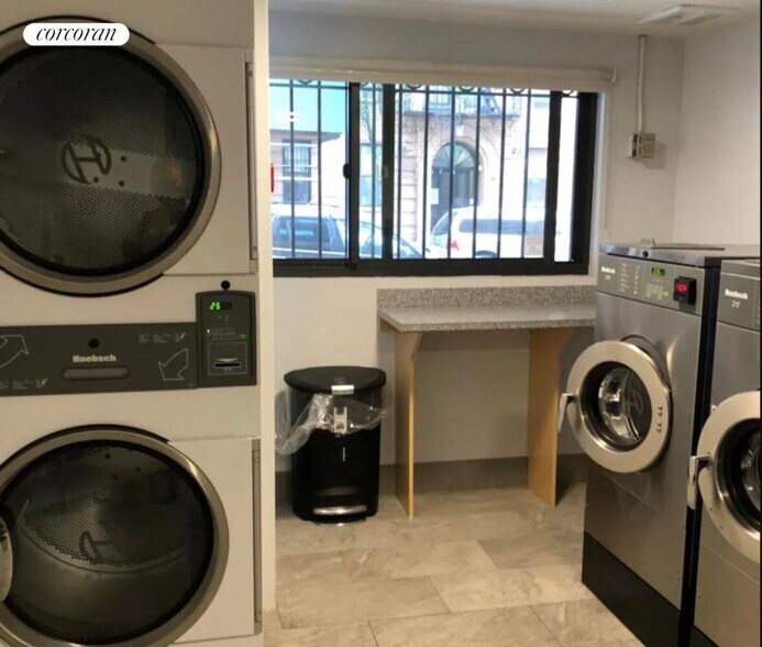 Building Photo - 433 E 115th St