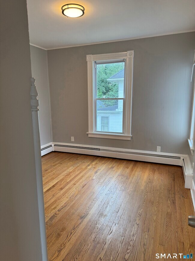 Building Photo - 275 Wakelee Ave