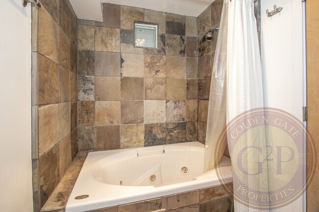Building Photo - SoMa - 1 BR, 2 BA Loft 951 Sq. Ft. - 3D Vi...