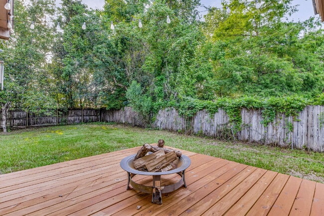 Building Photo - 2241 Prytania Cir
