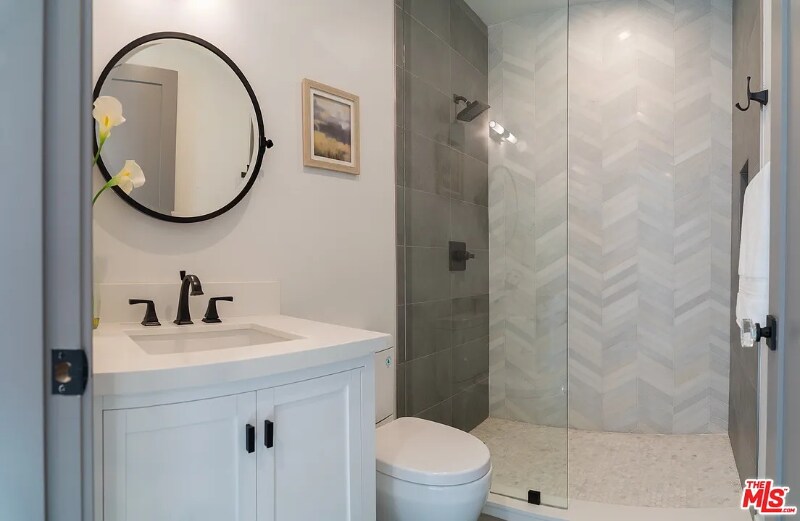 Building Photo - 300 N Plymouth Blvd