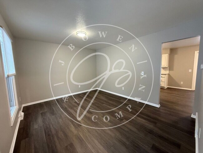 Building Photo - "Charming 3-Bedroom Perrysburg Home with 3 Baths and a Finished Basement!"