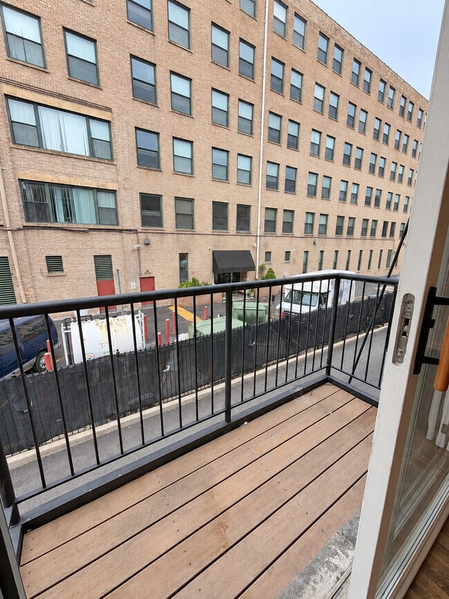 Building Photo - 1351 W Altgeld St