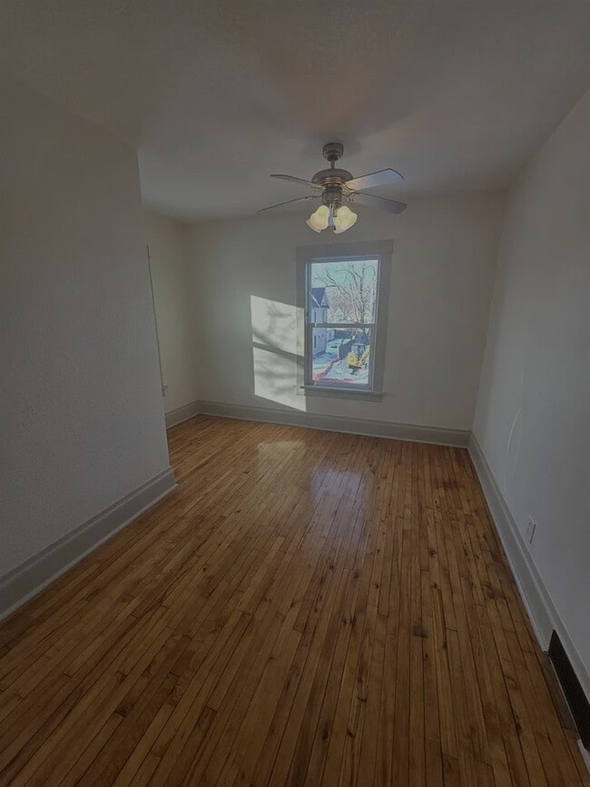 Building Photo - 1134 Bertch Ave