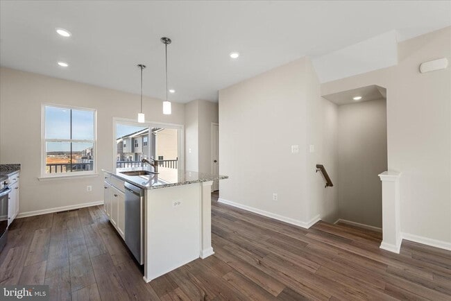 Building Photo - 409 18th Ave