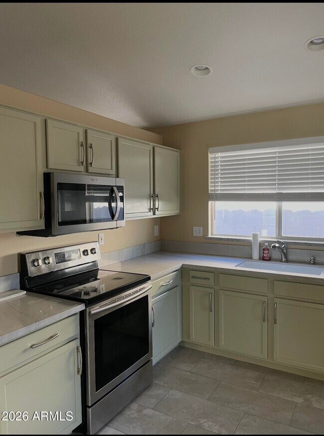 Building Photo - 2463 E Springfield Pl