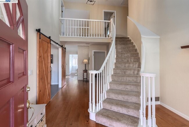 Building Photo - 833 Catalina Dr