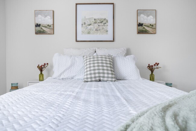 Building Photo - 156 Excell Rd