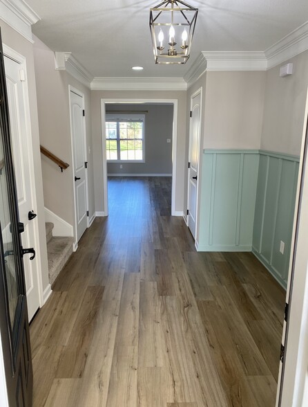 Entryway - 3026 Farmhouse Dr