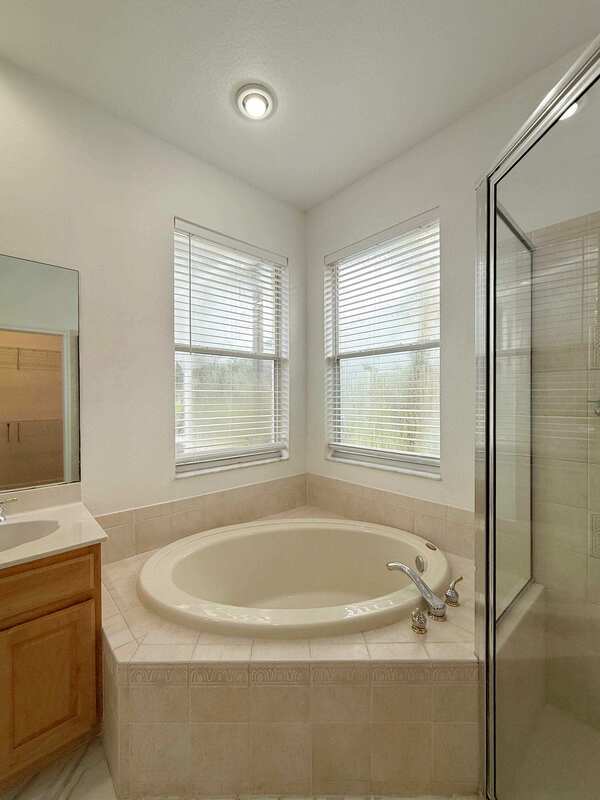 Building Photo - 9512 Greenpointe Dr