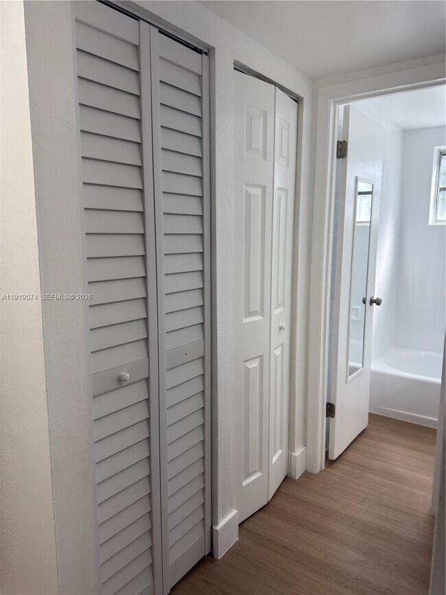 Building Photo - 1927 NW 20th Ave