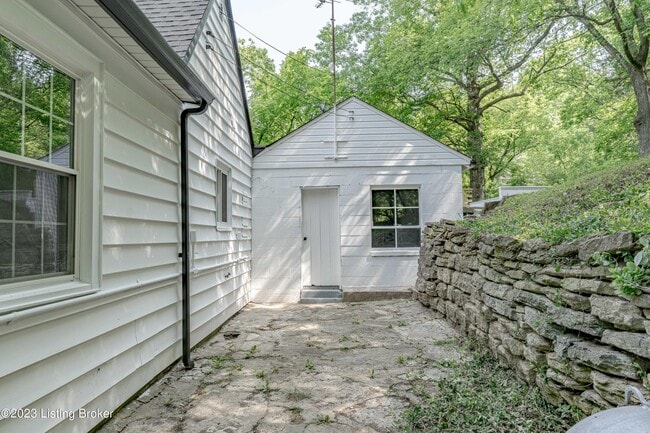 Building Photo - 1886 S Bardstown Rd