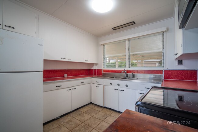 Building Photo - 3 Bed 1.5 Bath Single Family Home in Aiea ...