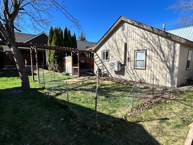Building Photo - 515 S Meridian Rd