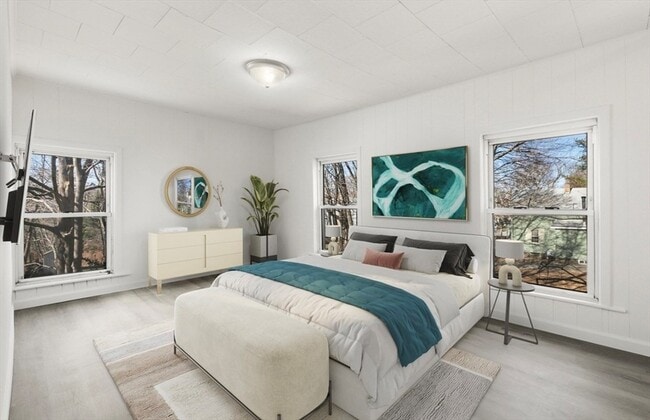 Building Photo - 38 Forest St