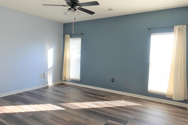 Building Photo - 233 Highgate Cir