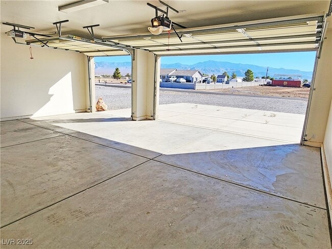 Building Photo - 3580 Prairie Ave