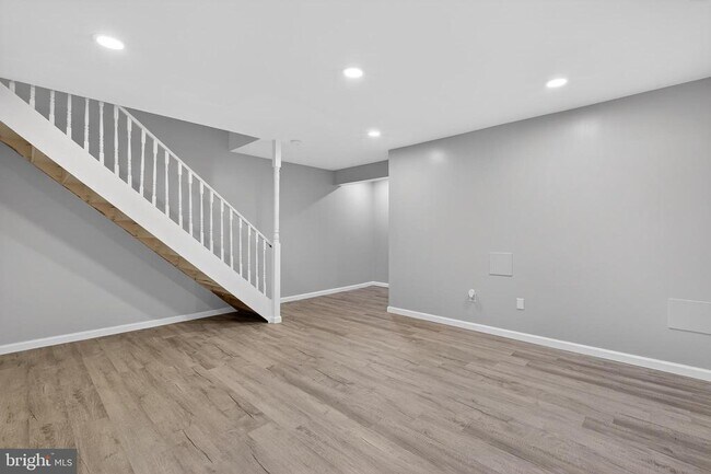 Building Photo - 613 Candlestick Ln