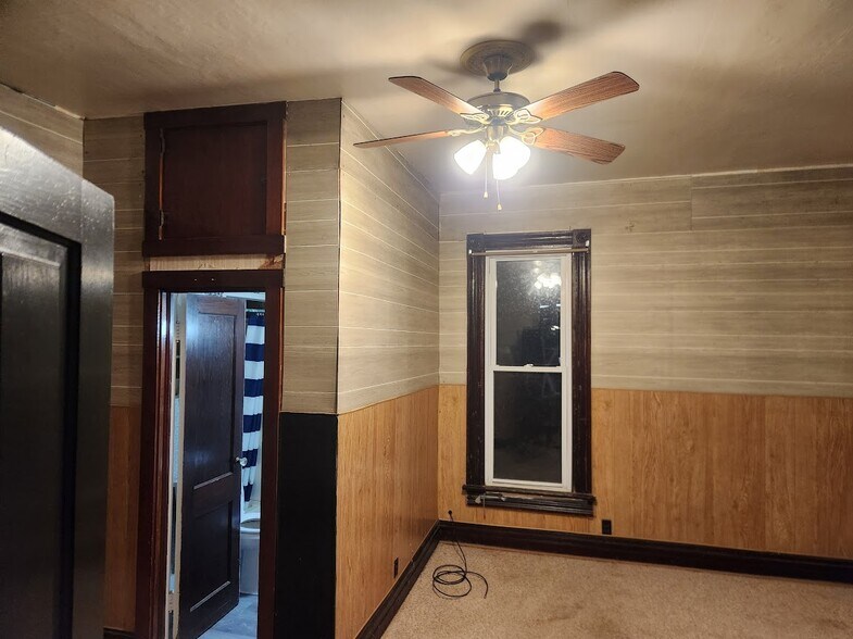 Building Photo - 415 SW 3rd St