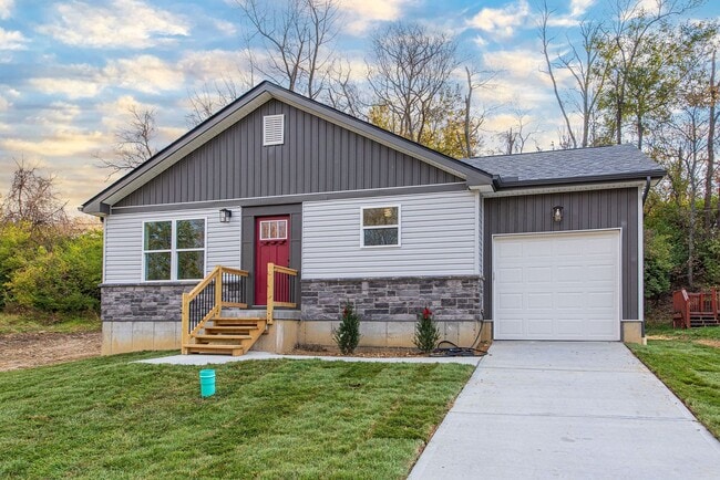 Building Photo - College Hill- New Construction! Stunning 3...